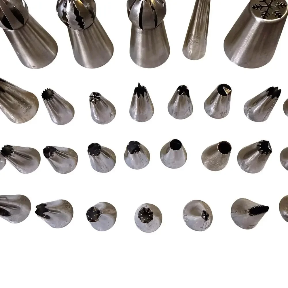 Vintage 55 Piece Cake Decorating Kit Metal Piping Tips Icing Nozzles AS IS